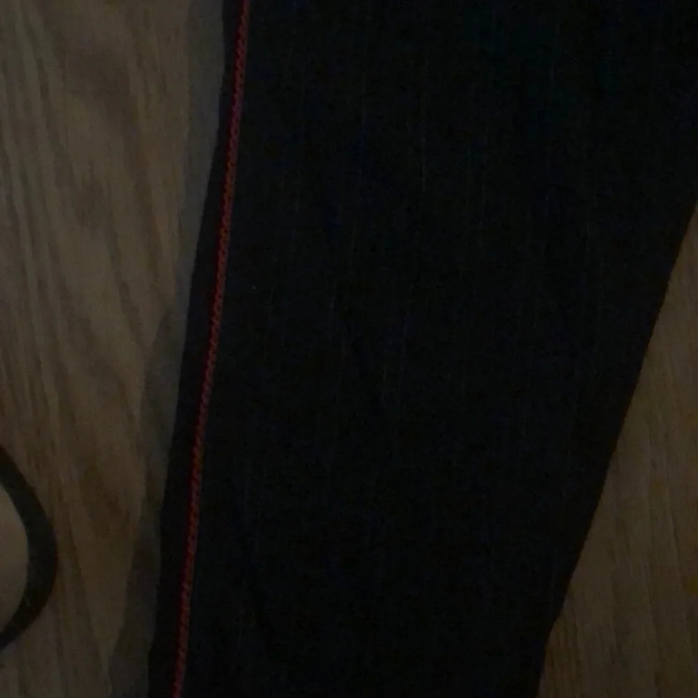 Black and white Lululemon pants.​
